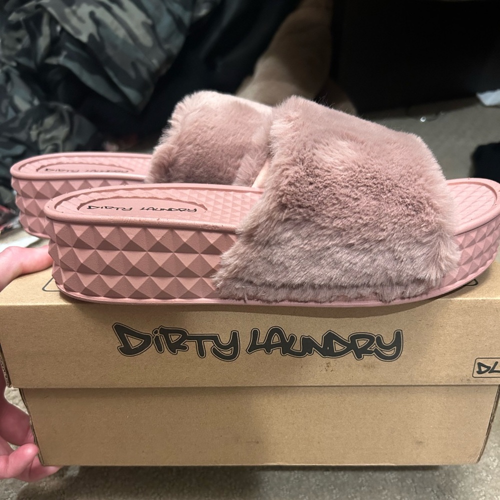 Dirty laundry wedge fur slides pink size 8 brand new